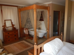 Serval Lodge Bedroom