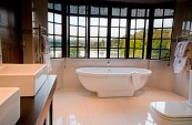 Trophy Waterbuck Hunt Luxury Hotel Bathroom