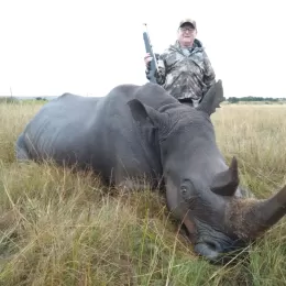 rhino dart hunt south africa
