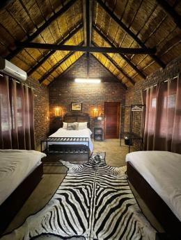bedroom at plains game lodge