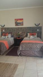 Cat Slam Lodge Bedroom