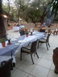Limpopo Bow Lodge outdoor table