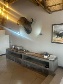 buffet at lion hunt lodge