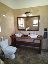 luxury five star hunting lodge