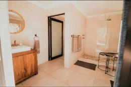 Bathroom in the Plains Game Hunt Lodge