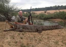 Hunt Crocodile and Hippo in Zimbabwe 3