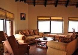 Hunt Hippo in Zimbabwe Lodge Photo 3