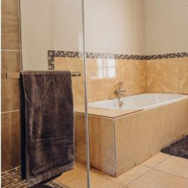 South Africa Spiral Horn Slam Lodge Photo 18