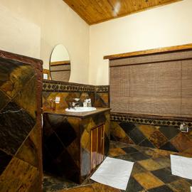 cull hunt lodge bathroom