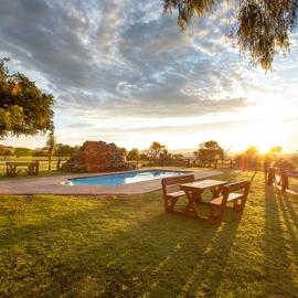 cull hunt lodge outside pool