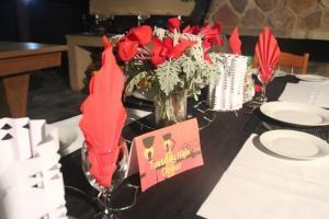 Buffalo Cow Lodge Dining Dable