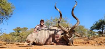 Bowhunt for Nyala Spiral Horn Slam