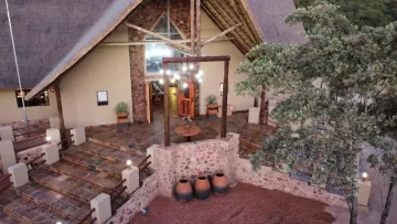 hunt out of a luxury 5 star lodge