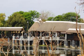 hunt lodge for lionesses