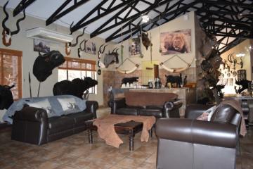 Free-range hippo hunt 5-star lodge
