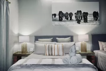 Couples Lodge bedroom