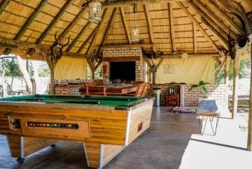 plains game hunt lodge