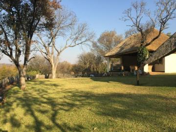 Zimbabwe Elephant Hunt Lodge Exterior