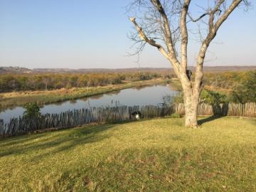 Elephant Hunt Lodge in Zimbabwe Outside