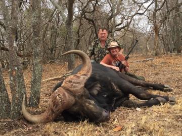 luxury dangerous game hunting package