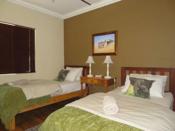 Client rooms in bow hunting lodge