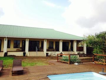 Suni and Blue Duiker Lodge