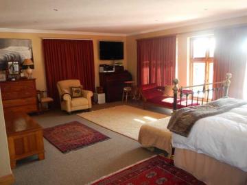 Free-Range Reedbuck Slam hunting Safari in Kwazulu-Natal 17