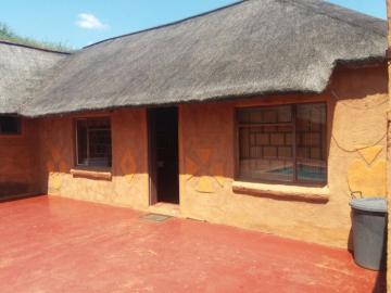 Introductory Hunting Safari Client Chalet